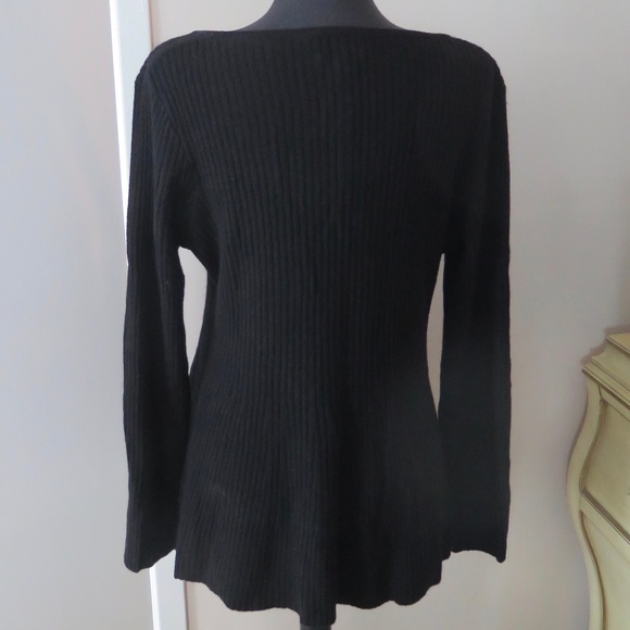 Neiman Marcus Scoop Neck Cashmere Sweater, Fitted at Waist - Picture 4 of 7